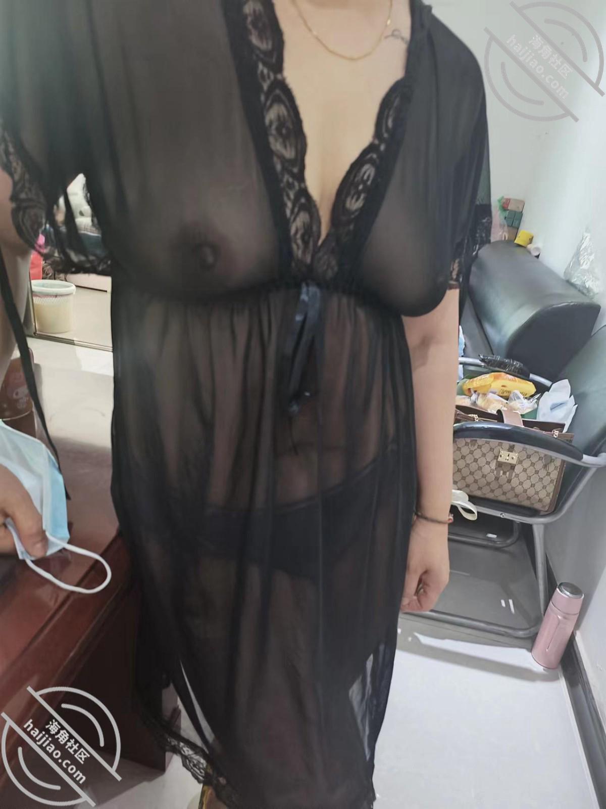 图片[4]-作者：嫂子的一家人 《【原创十三】让嫂子给他闺蜜打电话，我在桌子上操她！！！》-老宋小屋