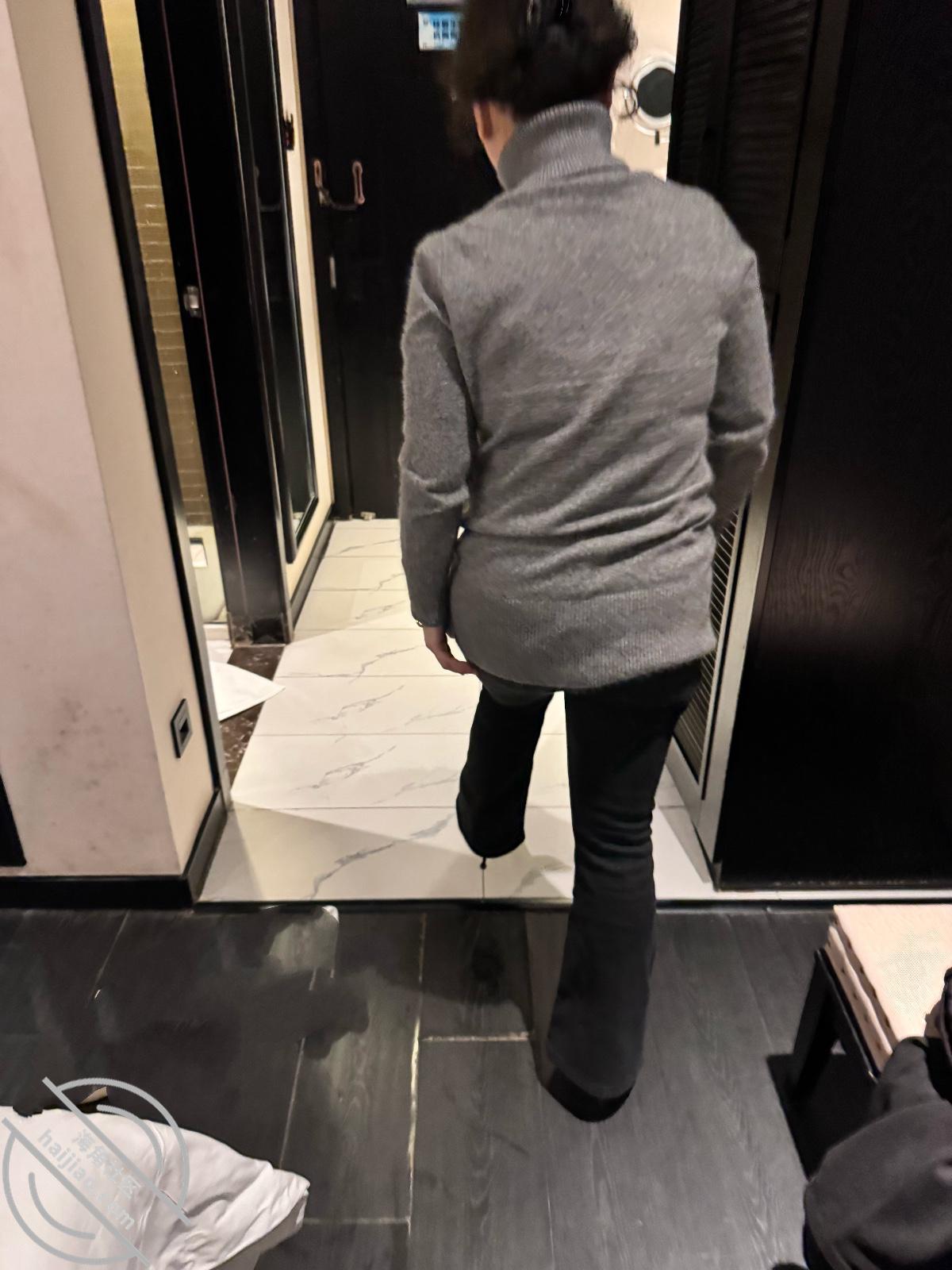 图片[4]-作者：你的妈妈 《44岁骚逼熟女阿姨，69舔穴叫爸爸》-老宋小屋