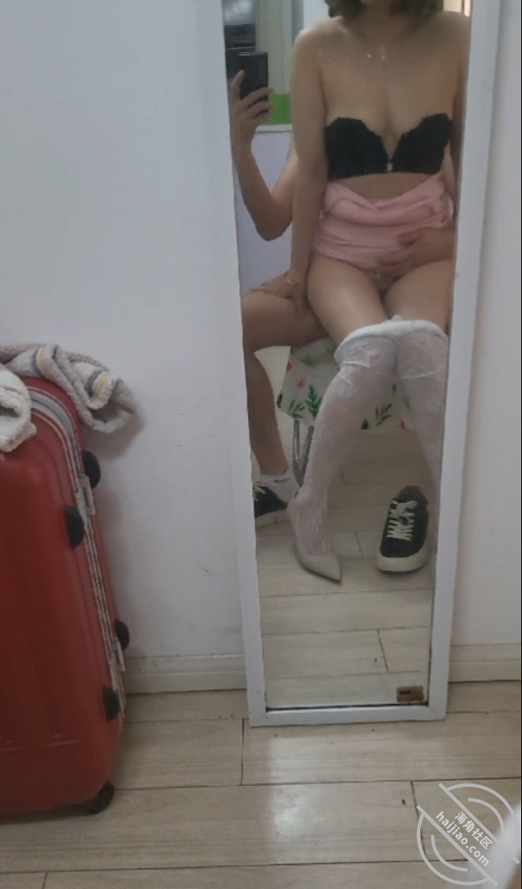 图片[4]-作者：调教丈母娘 《25（真实原创）正好撞见出门的老丈人，进屋直接爆操镂空白丝丈母娘！！！》-老宋小屋