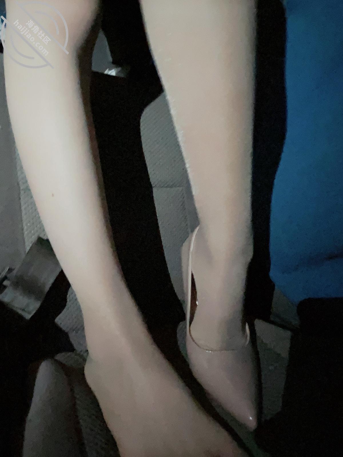 图片[4]-作者：姐姐的小飞棍 《原创姐姐24 和姐姐体验野外车震 外面人来人往属实刺激！姐姐颜射➕吃精》-老宋小屋