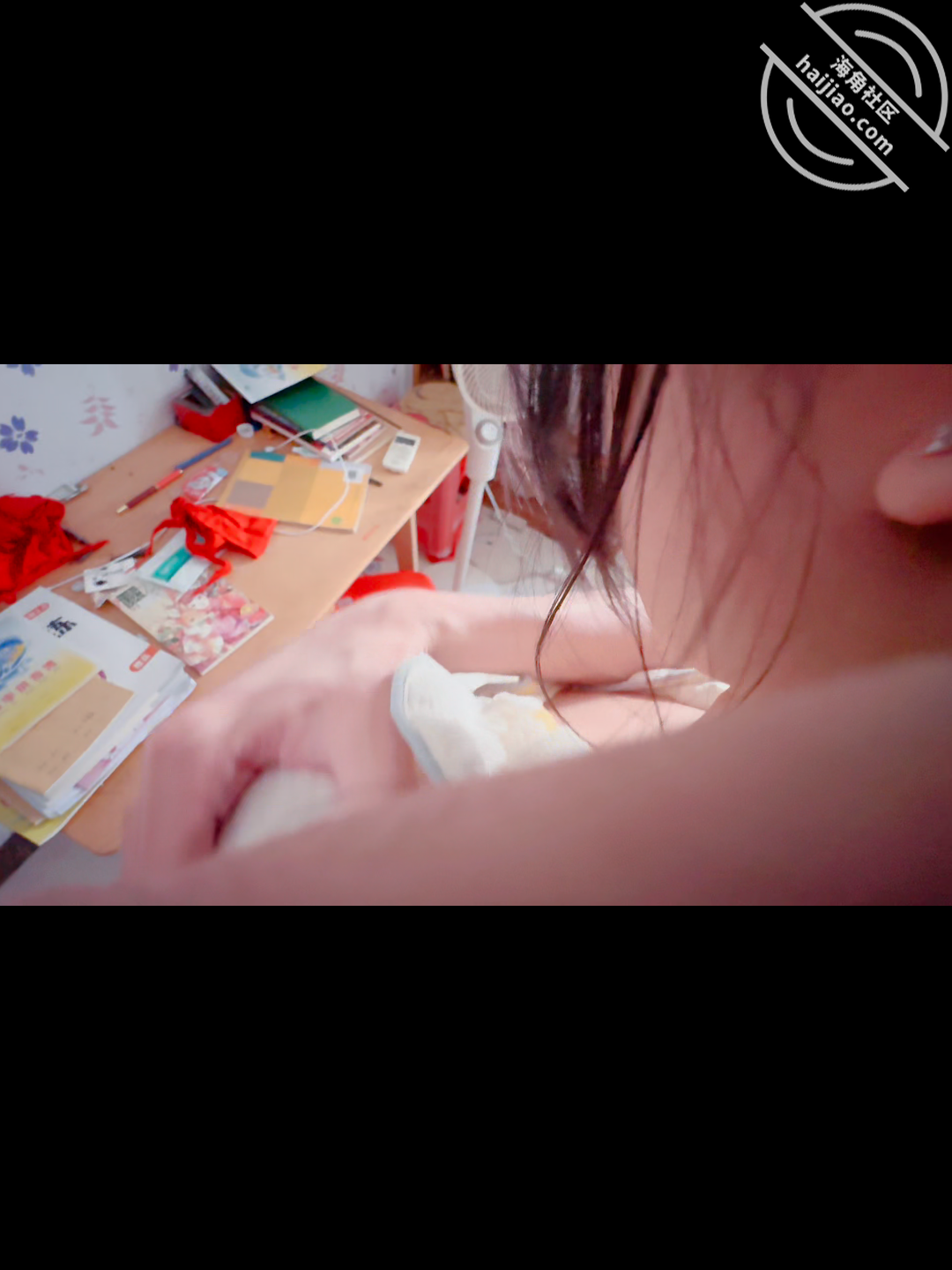 图片[4]-作者：萝莉小表妹 《【原创视频31】在弟弟房间，书桌上，高低床上，使劲摩擦表妹，口爆真叫爽》-老宋小屋