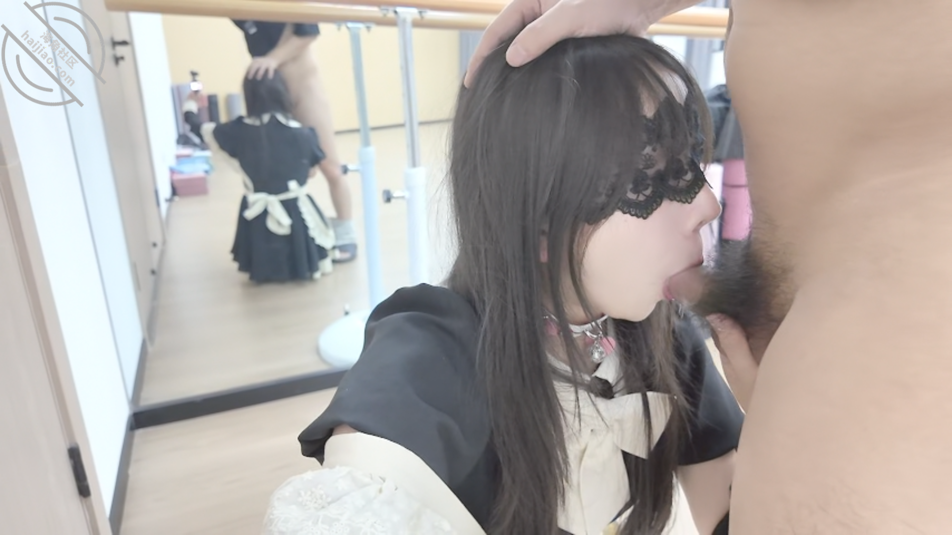 图片[4]-作者：母狗淫妻兔兔 《【原创淫妻母狗兔兔⑦】史诗级喝尿吞精女仆巨作（舞蹈室调教篇）》-老宋小屋