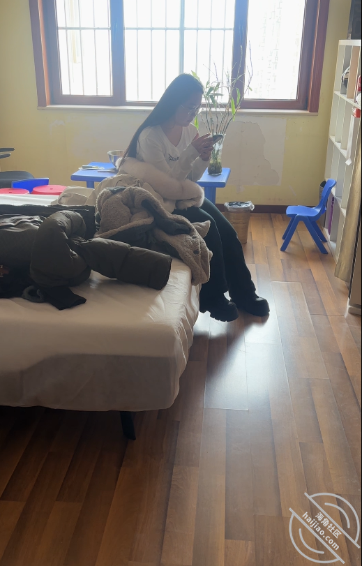 图片[4]-作者：隔壁老王约妹 《（原创）约啪06年19岁美甲店上班肥臀妹》-老宋小屋