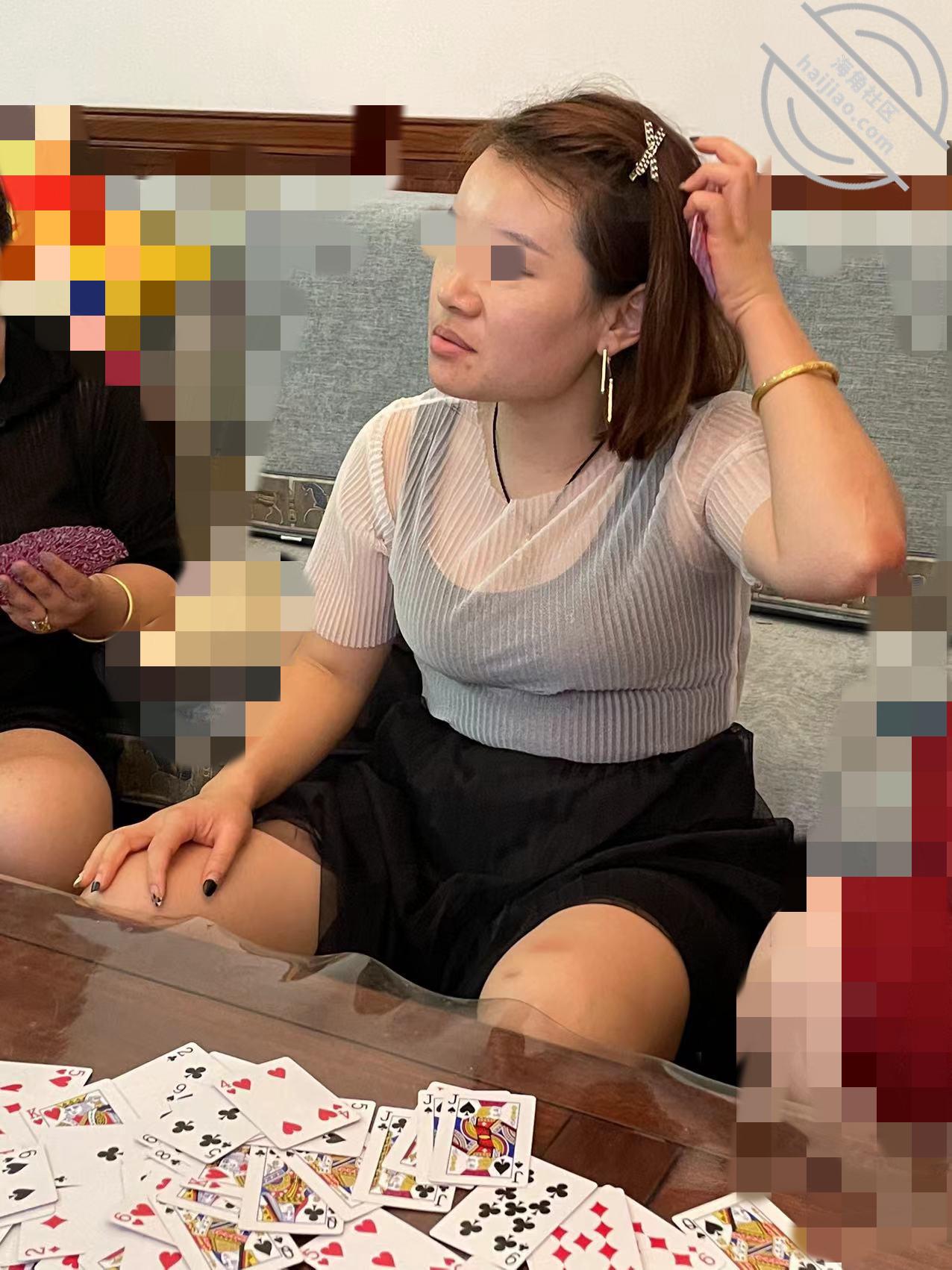 图片[4]-作者：我的巨乳亲表姐 《【原创】偷拍表姐的闺蜜们上厕所！第三弹 都是我认识人！太刺激了！》-老宋小屋