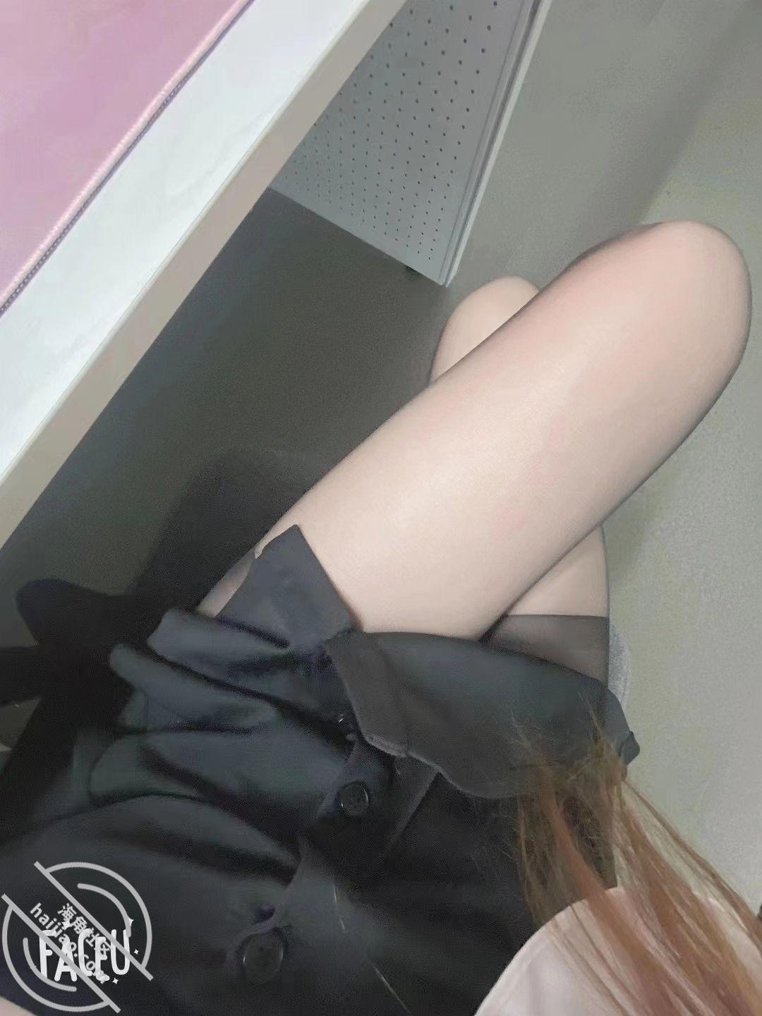 图片[4]-作者：19岁女儿小亚 《视频贴 女儿在玩电脑 我开始了我的行动 真的很喜欢jk黑丝呢》-老宋小屋