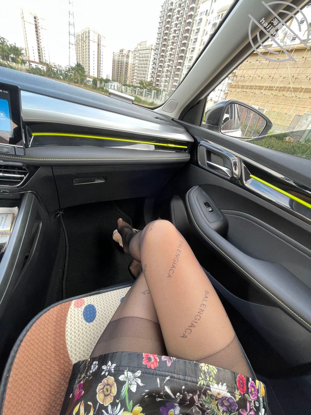 图片[4]-作者：19岁女儿小亚 《视频贴 女儿生日给了我大大惊喜，做爱中她闺密打电话好像发现了什么》-老宋小屋