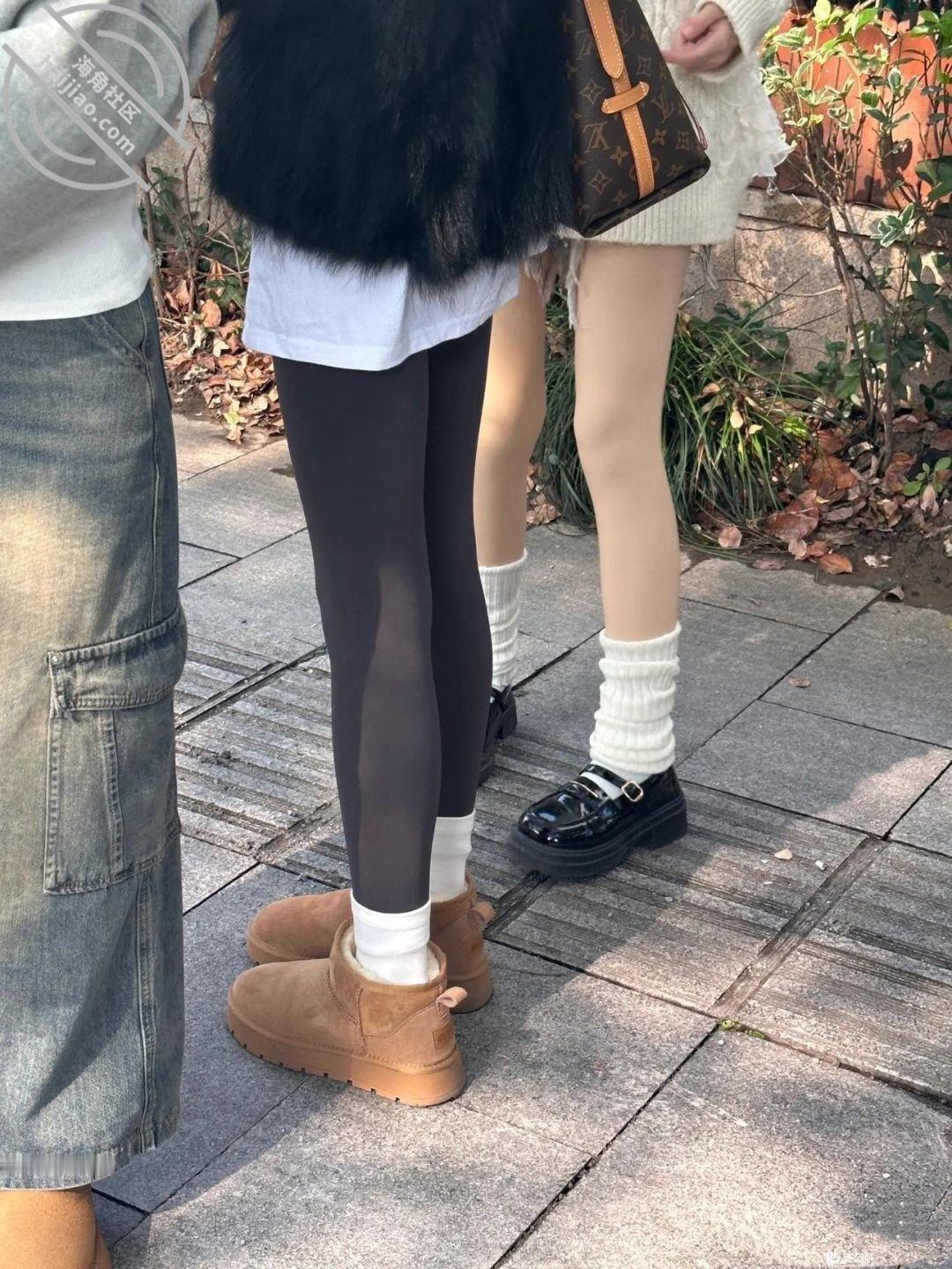 图片[4]-作者：19岁女儿小亚 《视频贴，求女儿穿她闺密的包臀裙，让她叫叔叔，一次比一次刺激》-老宋小屋