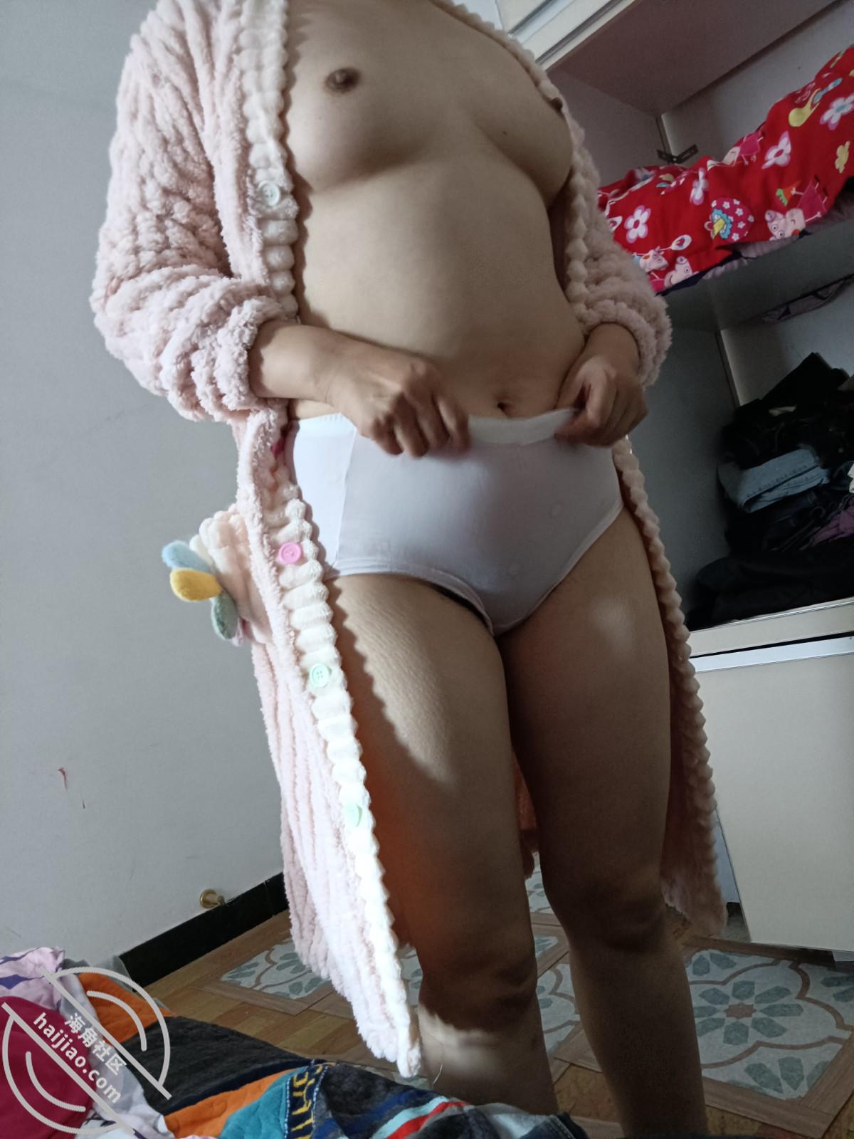 图片[5]-作者：海角_168845489301 《【真实原创】肉棒慰劳我们可爱的巨乳灵魂工程师，说自己累的未老先衰了。》-老宋小屋