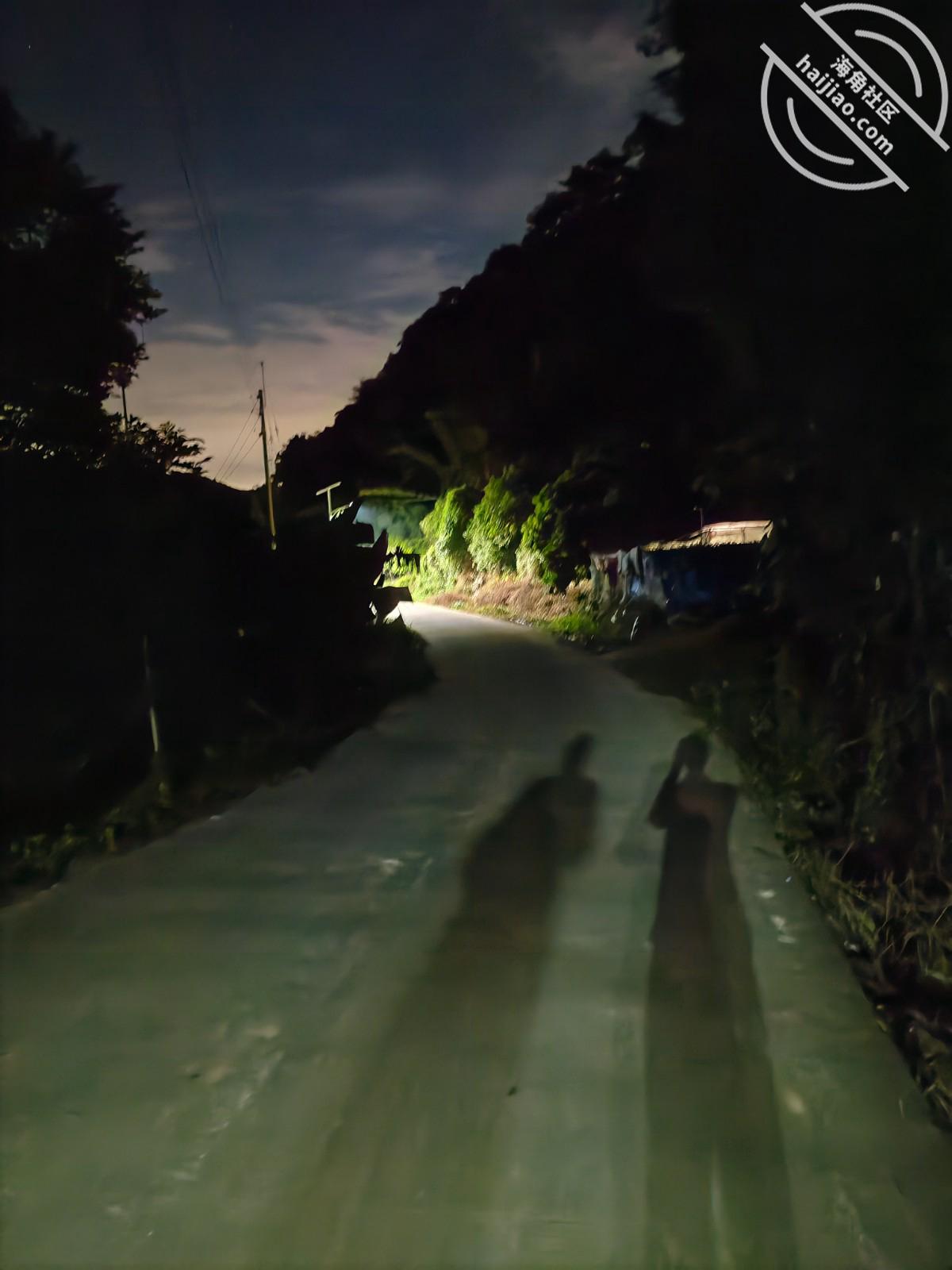 图片[5]-作者：妈妈的味道（干妈变成了情人） 《(原创视频)118：和干妈在别人家门口过夜、车震🚗》-老宋小屋