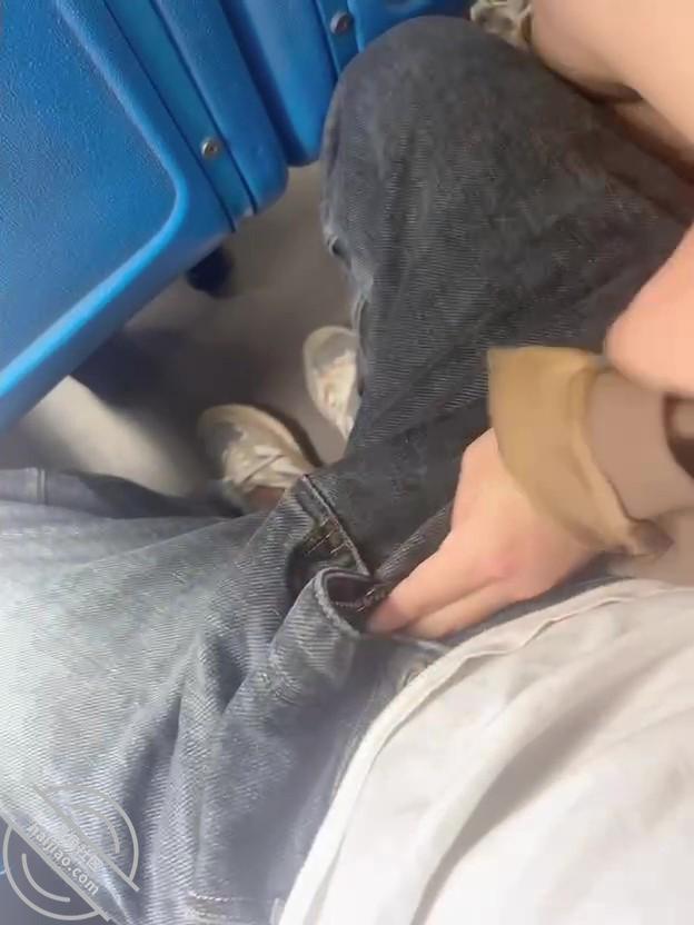 图片[5]-作者：拿走妹妹的处女 《63（原创）和亲妹妹公交上口交！来回上下人员流动在身边真刺激！妹妹太听话》-老宋小屋