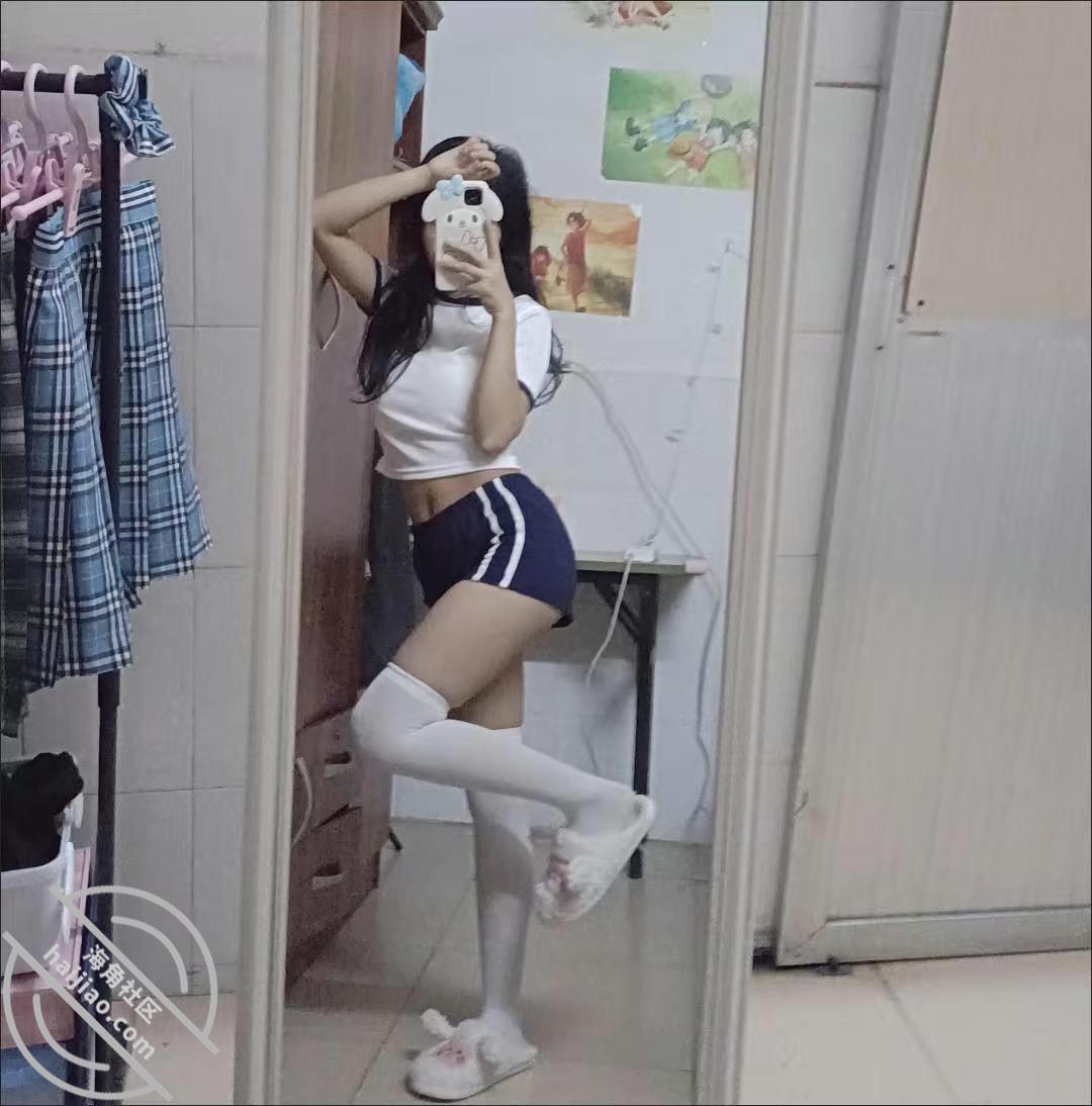 图片[5]-作者：烟色晚空、 《原创;拿下肤白貌美高颜值的表妹,甜美系妹子,jk足球宝贝,后入无套抽插~》-老宋小屋