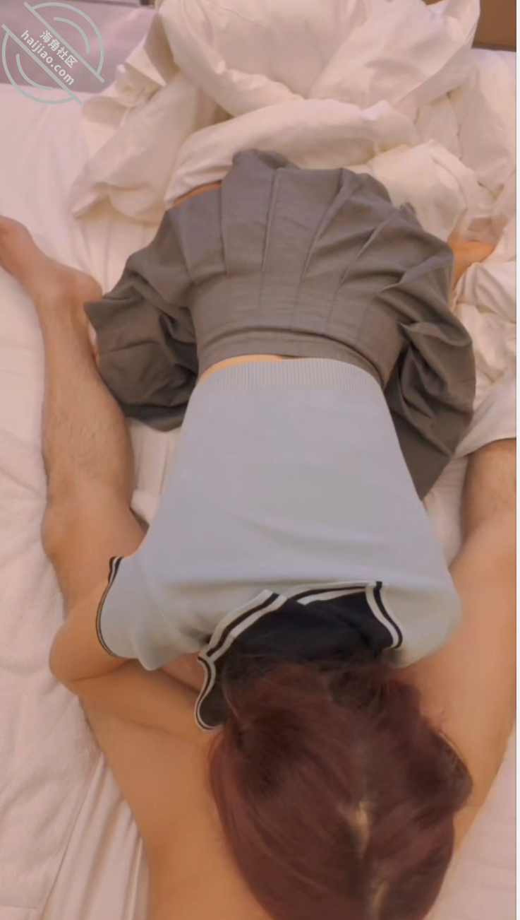 图片[5]-作者：亲姐的诱惑 《[原创视频]60姐姐一跃化成JK女神，简直美炸了由被动变成主动也是一瞬间》-老宋小屋