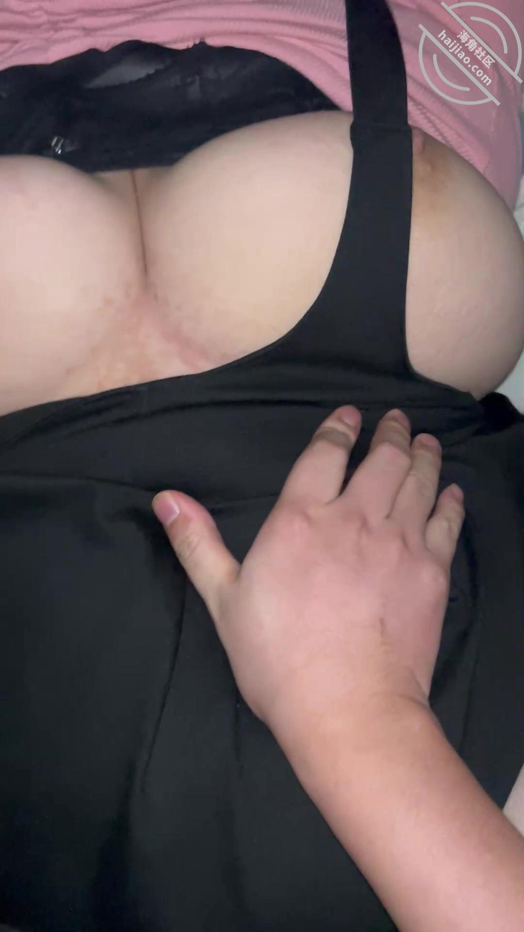 图片[5]-作者：我的巨乳亲表姐 《【巨乳表姐18】趁姐姐喝醉推门进去强制深喉，插逼，全程高能加对白！刺激！》-老宋小屋