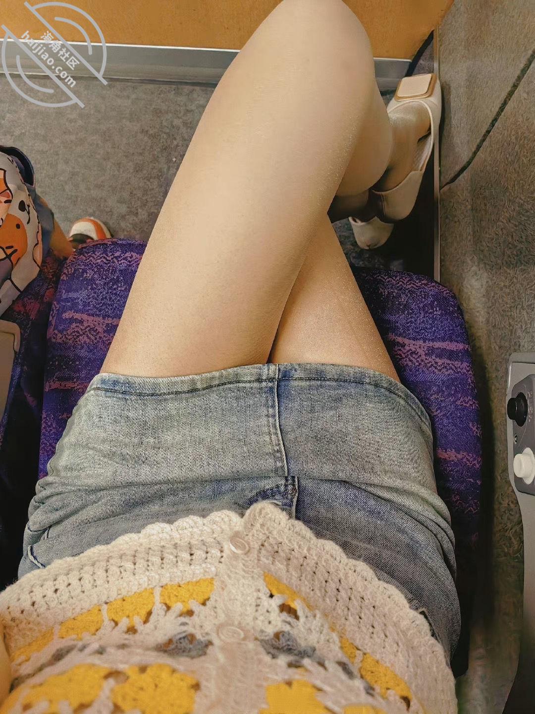 图片[5]-作者：我的36岁后妈 《视频 喜欢上了在醉酒老爸旁边搞小妈，迷恋上了这种偷情感》-老宋小屋