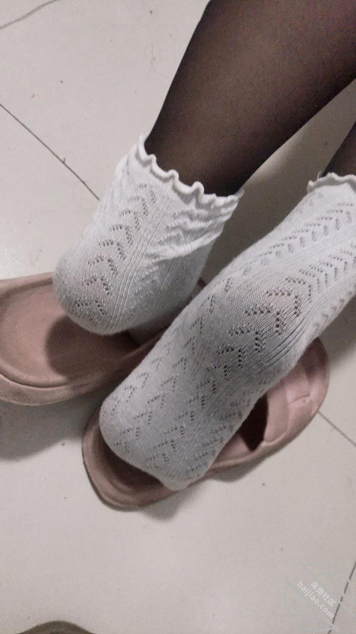 图片[5]-作者：19岁女儿小亚 《这个视频不出意外是最后一个。女儿的黑丝加白袜让我疯狂插入着迷》-老宋小屋