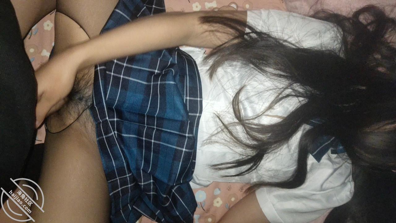 图片[5]-作者：19岁女儿小亚 《视频 让女儿穿着她闺密的jk和黑丝 让我享受双重刺激 闻着她闺蜜味道射》-老宋小屋