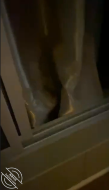 图片[5]-作者：想双飞老婆姐姐 《视频来了，媳妇在里屋睡觉，大姨子凌晨爬窗出来在一楼阳台对着大马路被我爆操》-老宋小屋