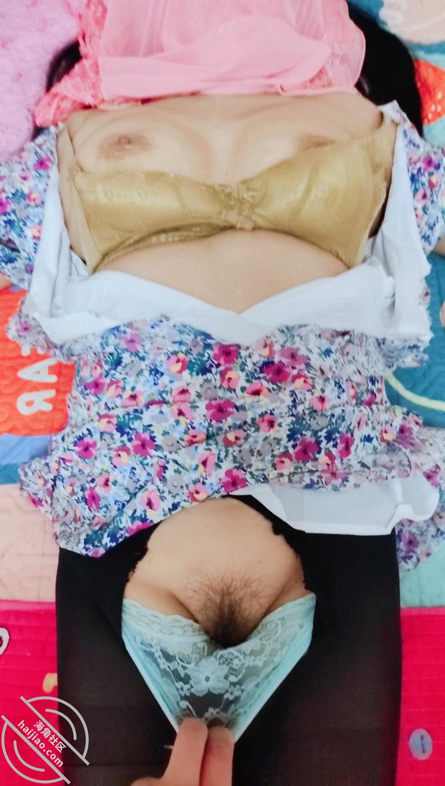 图片[6]-作者：熟控大胖 《(原创)我的大姑妈五十二岁老师，教师节当天穿骚黑丝袜被我干的直高潮》-老宋小屋