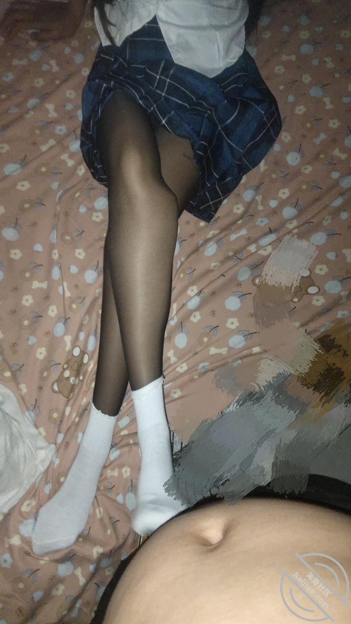 图片[6]-作者：19岁女儿小亚 《视频 让女儿穿着她闺密的jk和黑丝 让我享受双重刺激 闻着她闺蜜味道射》-老宋小屋