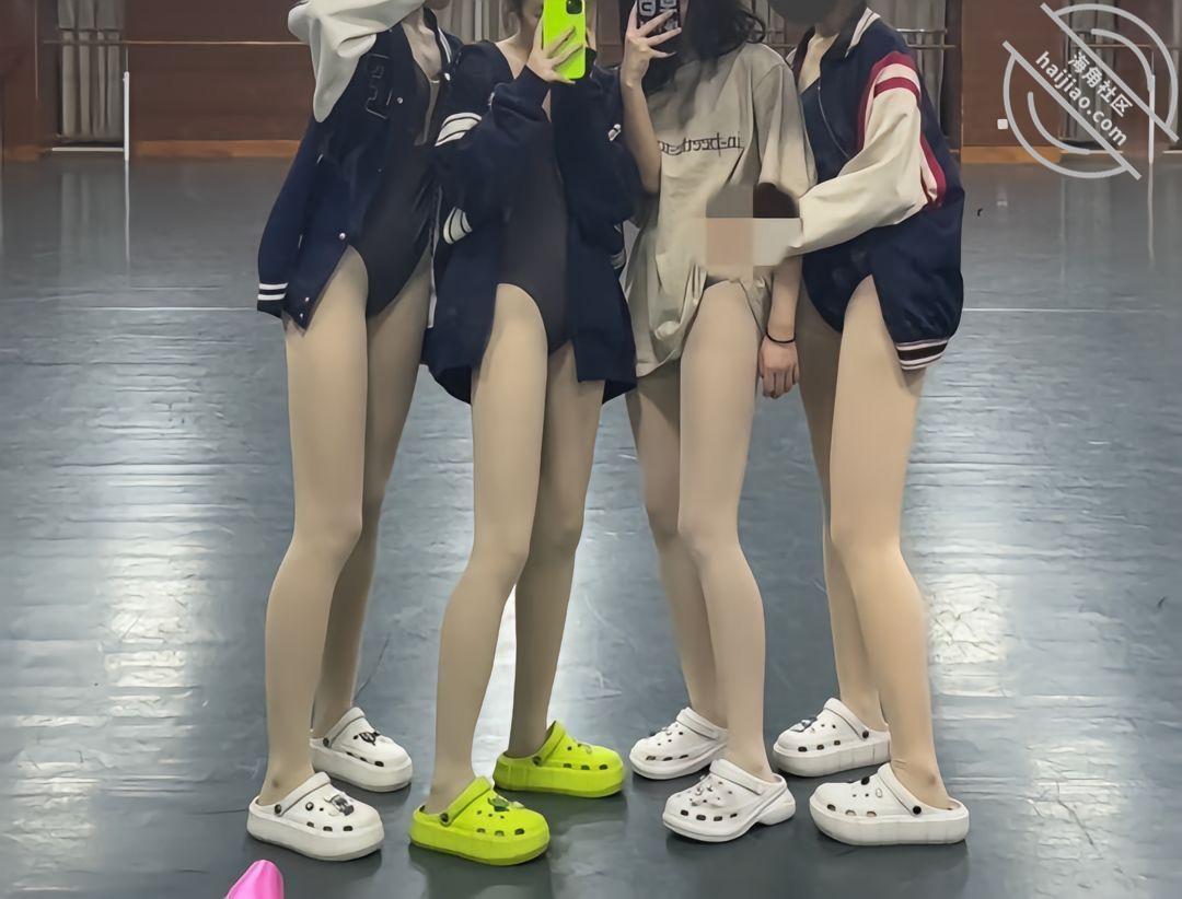 图片[6]-作者：19岁女儿小亚 《视频贴 女儿在玩电脑 我开始了我的行动 真的很喜欢jk黑丝呢》-老宋小屋