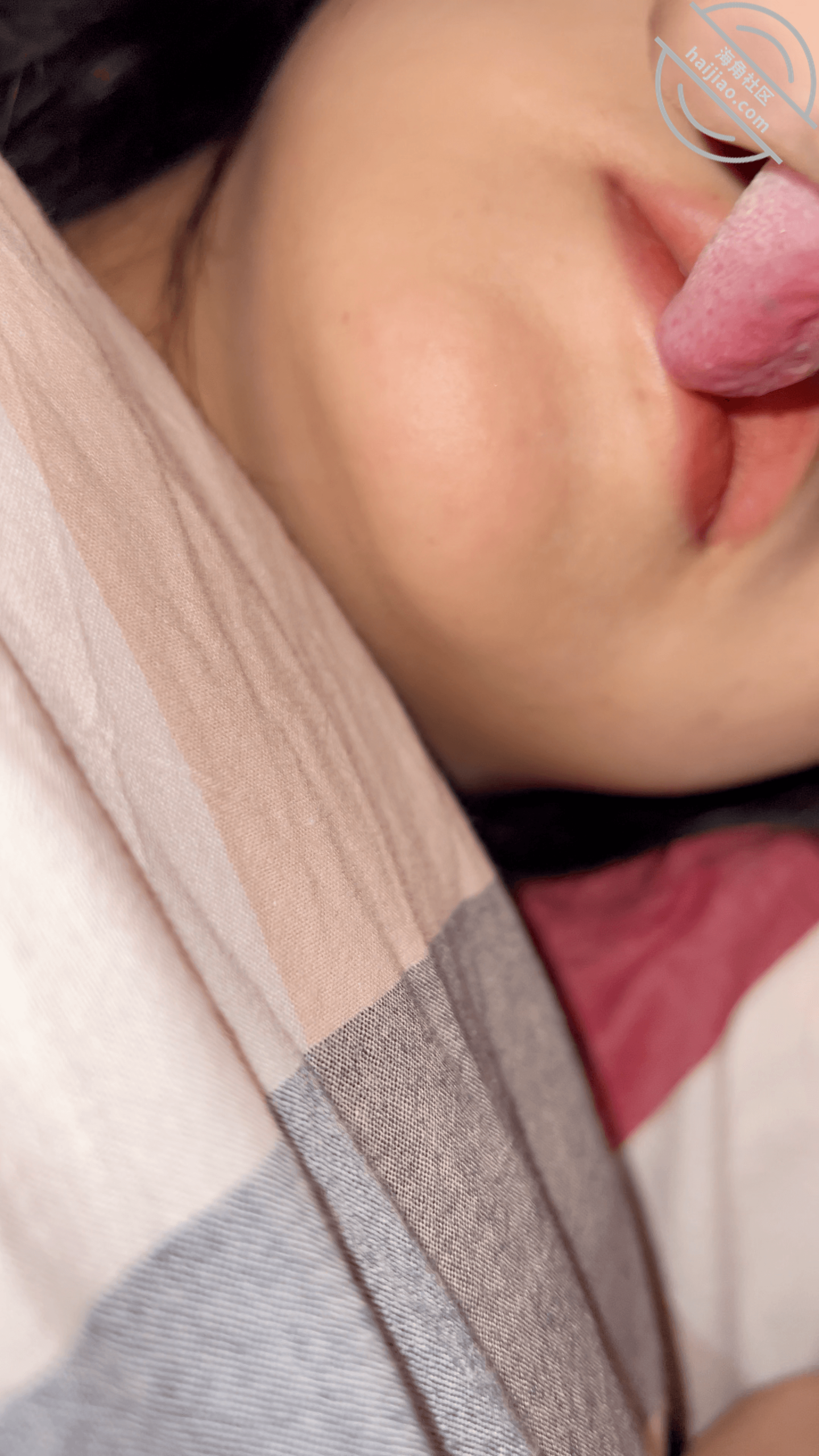 图片[6]-作者：会喷水的亲姐姐 《【原创视频】趁姐姐打游戏强行插入，中途我妈突然回来，晚上溜到房间内射被打》-老宋小屋