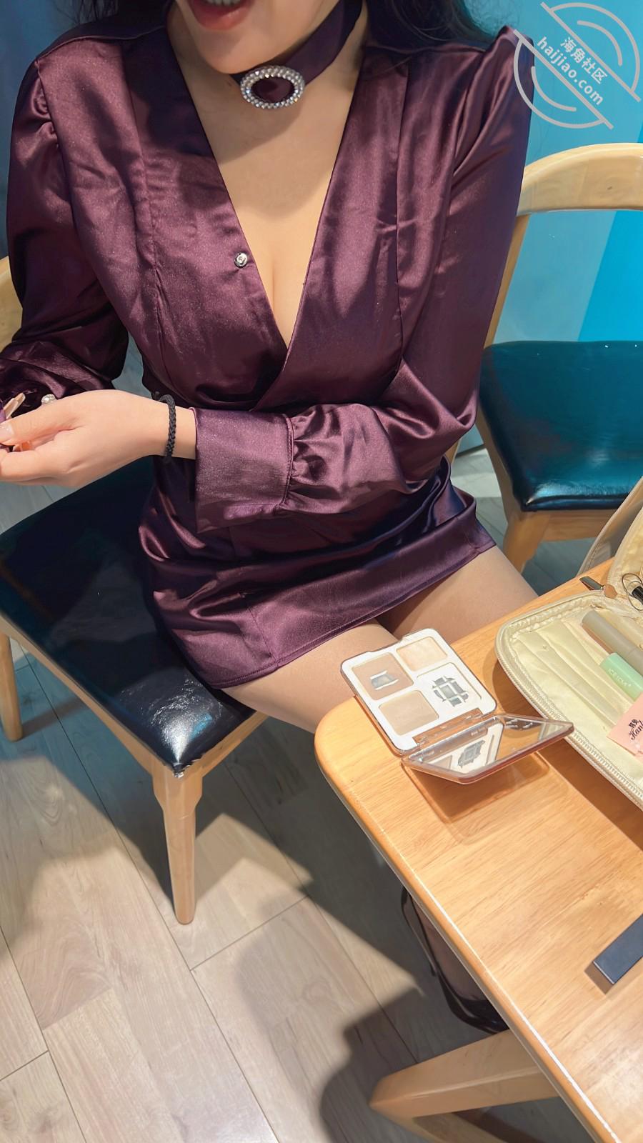 图片[6]-作者：奶子即正义 《原创:姐夫刚出门,姐姐就被我揪着头发按在沙发上爆操,紫色果然有韵味~》-老宋小屋