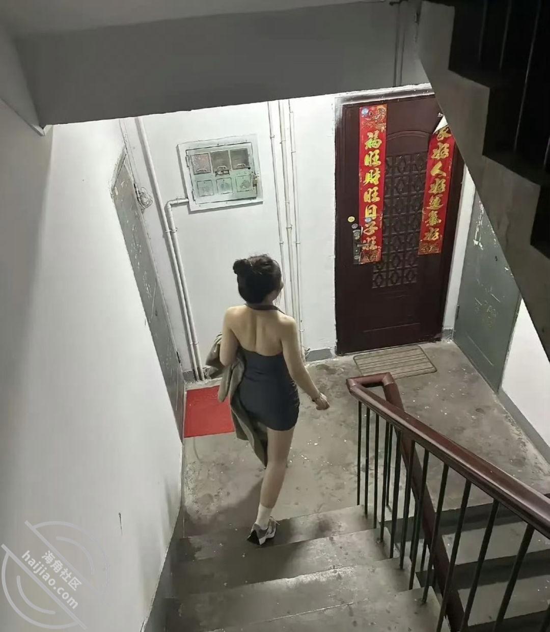 图片[6]-作者：奶子即正义 《原创:爆操偷情人妻,趁着老公不在去她家里搞她,果然老婆还是别人家的好!!》-老宋小屋