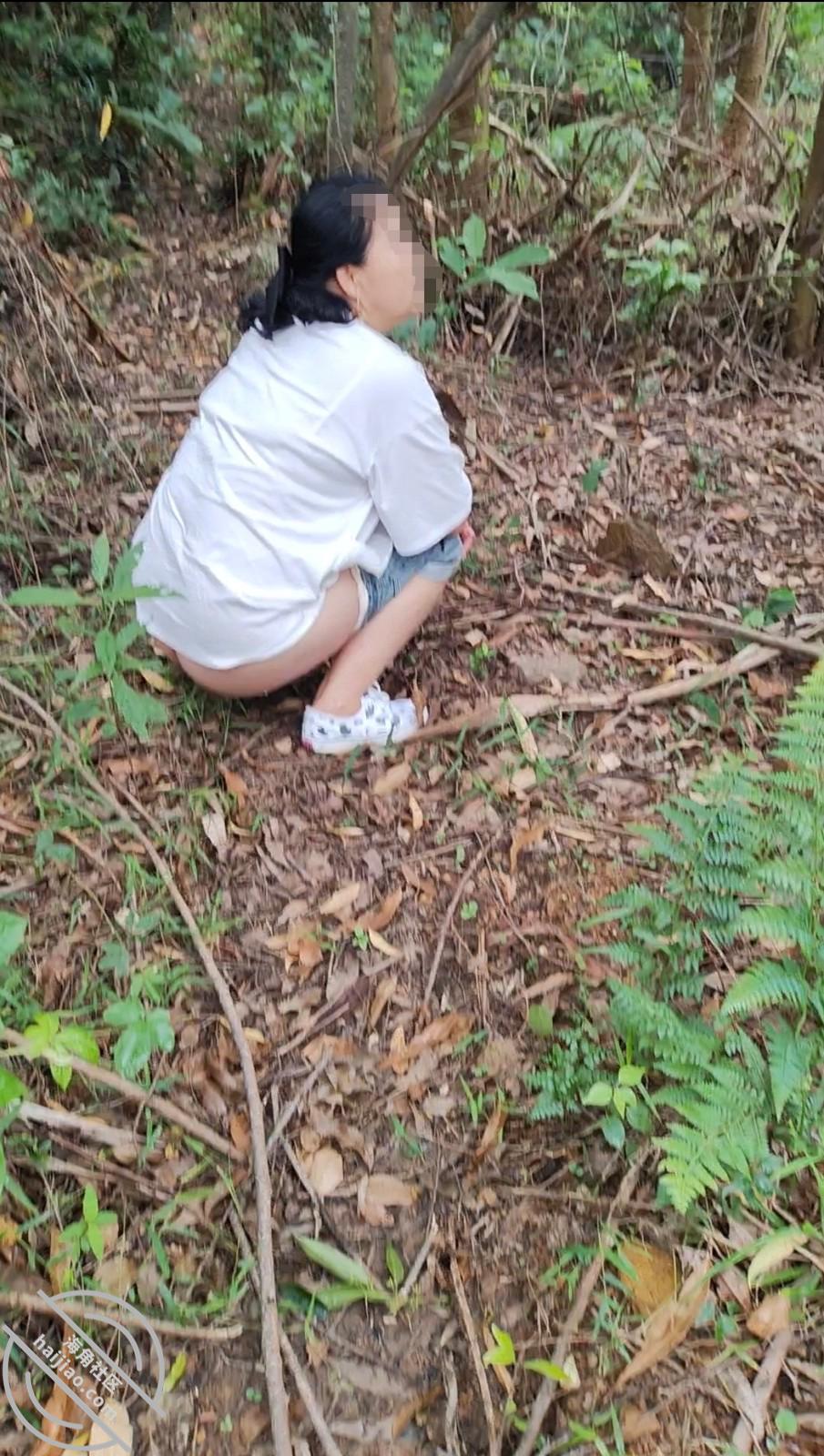 图片[6]-作者：妈妈的味道（干妈变成了情人） 《(原创视频)：送女儿回学校后，干妈和我去野外车震（户外）》-老宋小屋