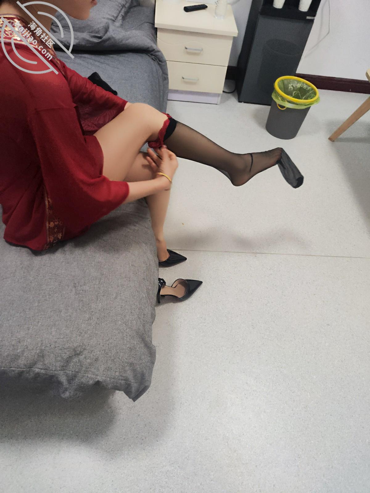 图片[7]-作者：脆脆倒在丝袜上 《海角原创（44）给嫂子换上了骚红古装，女上位喷了我一脸水》-老宋小屋