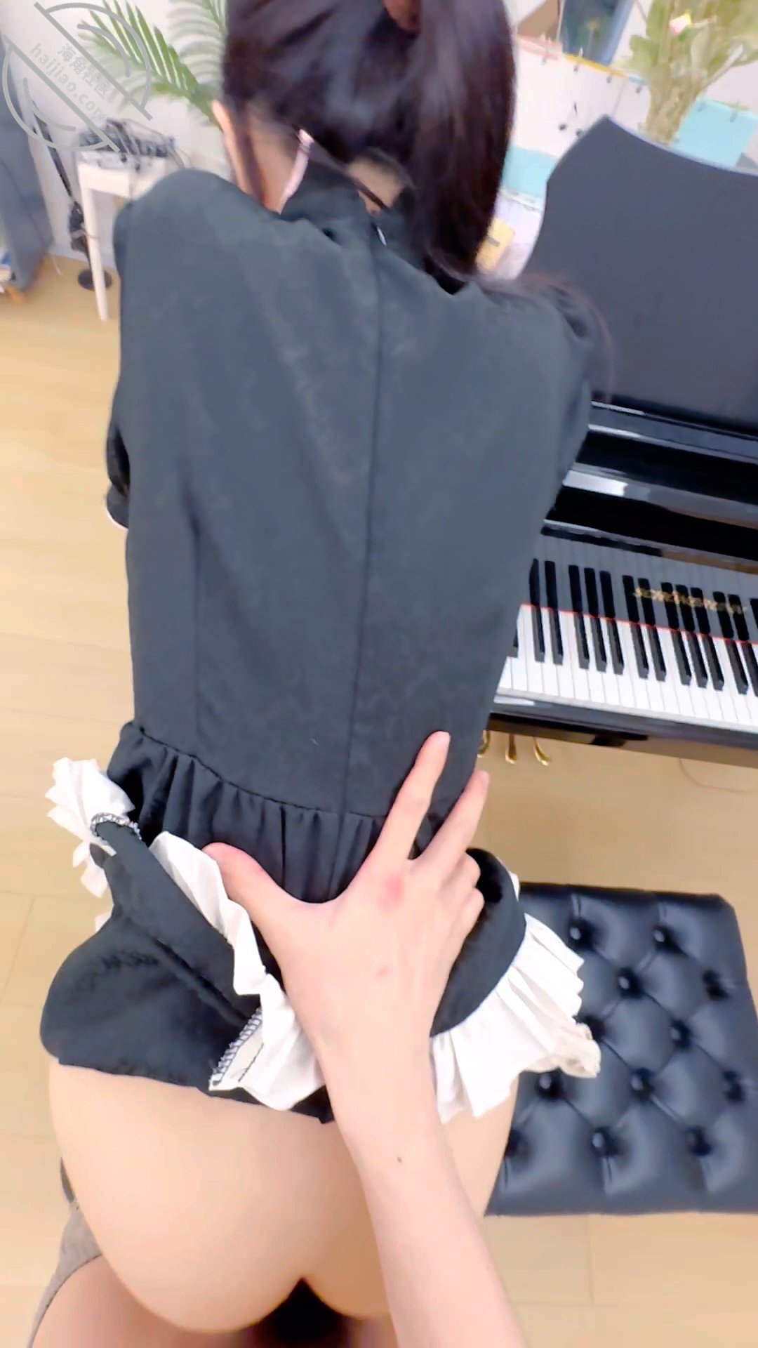 图片[7]-作者：意淫自己妹妹 《【原创视频115】音乐室内，打情骂俏当中把妹妹强行按在钢琴凳子上使劲摩擦》-老宋小屋