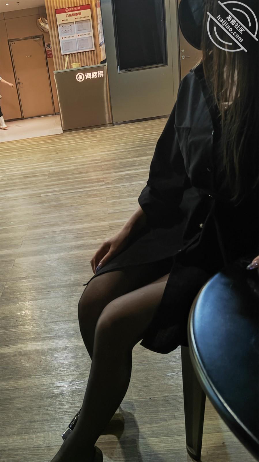 图片[7]-作者：和女老板的故事 《33.五一在海底捞厕所和老板做爱，外面人来人往真刺激！》-老宋小屋