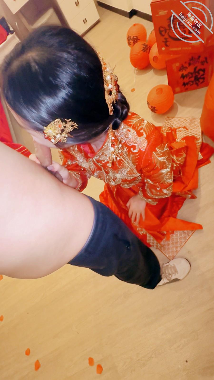 图片[7]-作者：会喷水的亲姐姐 《【三周年庆】姐姐穿上“秀禾”的瞬间，老女嫩逼受到刺激，疯狂喷水，强力深喉》-老宋小屋