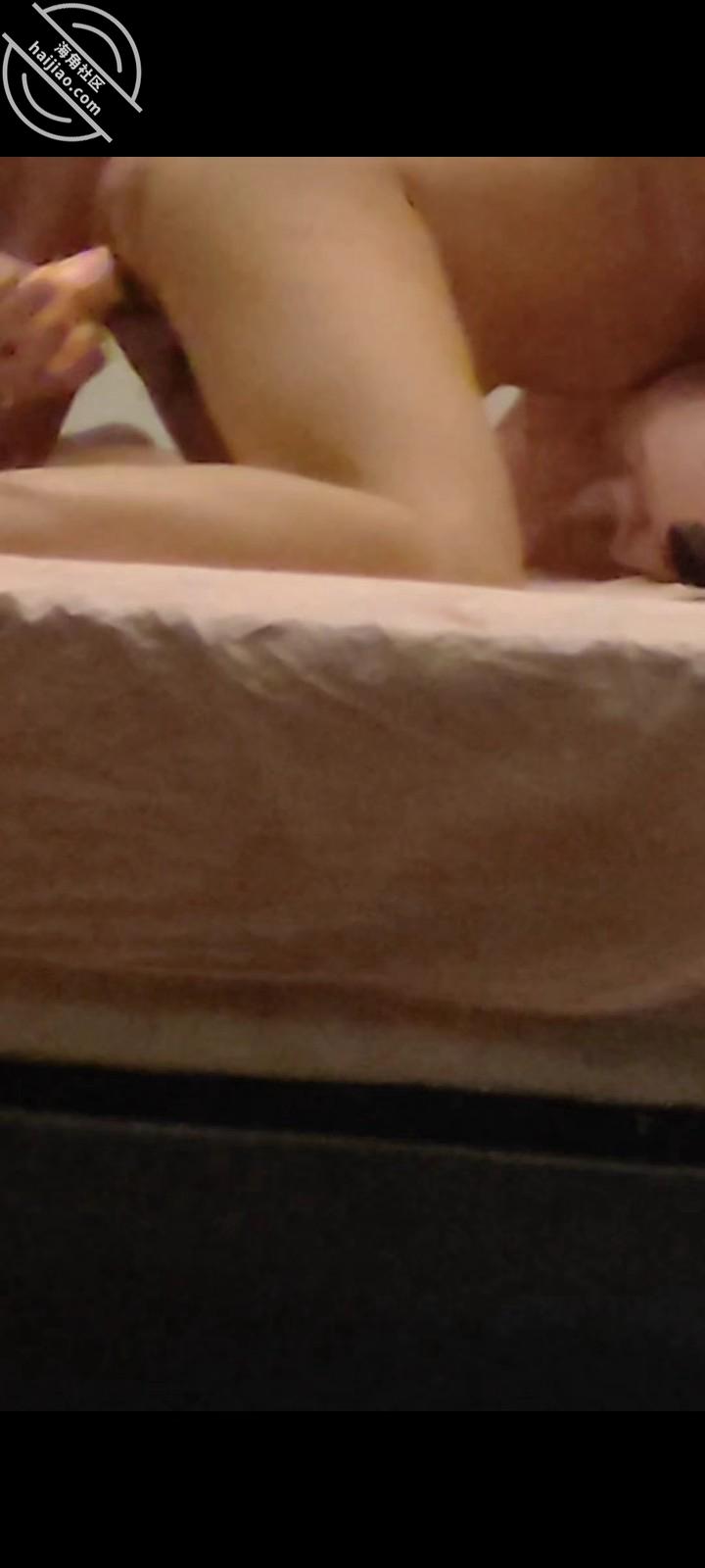 图片[7]-作者：近水楼台先艹妈 《爸爸射了以后 妈妈欲求不满 继续用假鸡巴艹》-老宋小屋