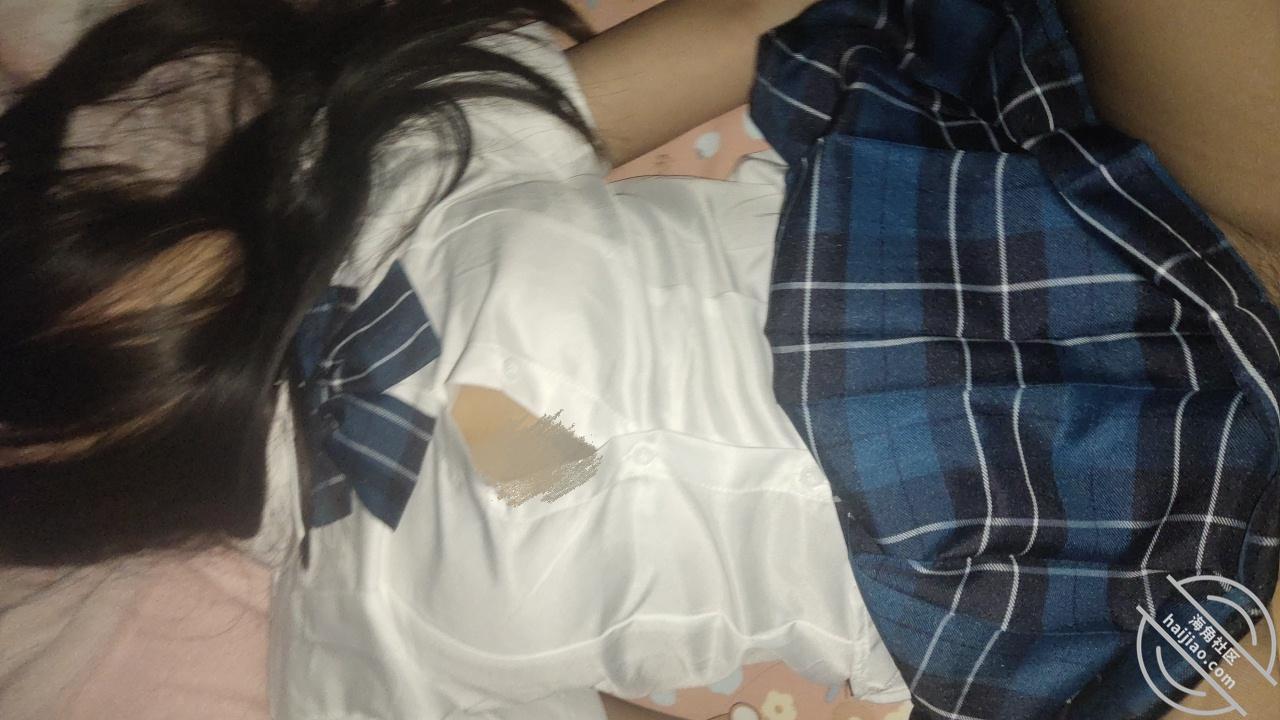 图片[7]-作者：19岁女儿小亚 《视频 让女儿穿着她闺密的jk和黑丝 让我享受双重刺激 闻着她闺蜜味道射》-老宋小屋