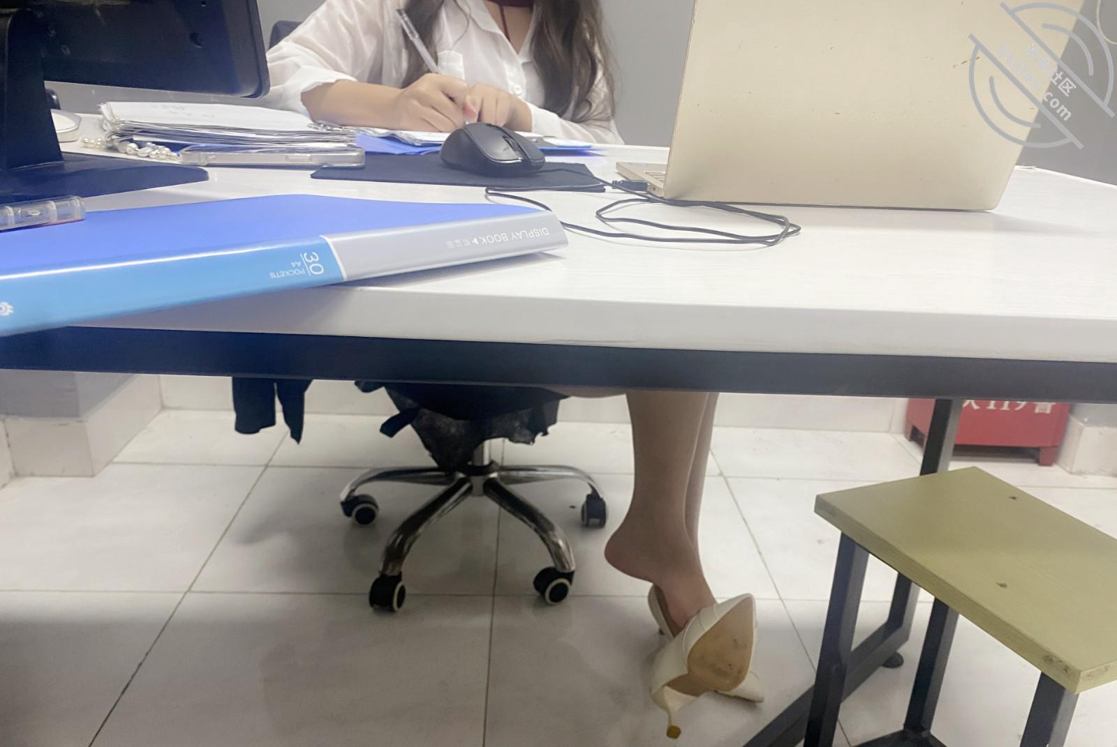 图片[7]-作者：舅妈的爱情故事 《【真实乱伦】庆祝舅妈生日给 外甥足交乱伦》-老宋小屋