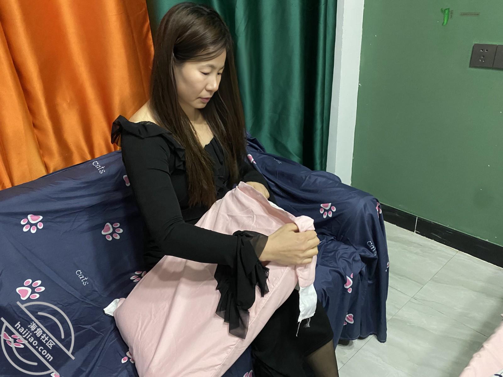 图片[7]-作者：舅妈的爱情故事 《【真实乱伦】禽兽儿子宿舍内强奸母亲乱伦老A8》-老宋小屋