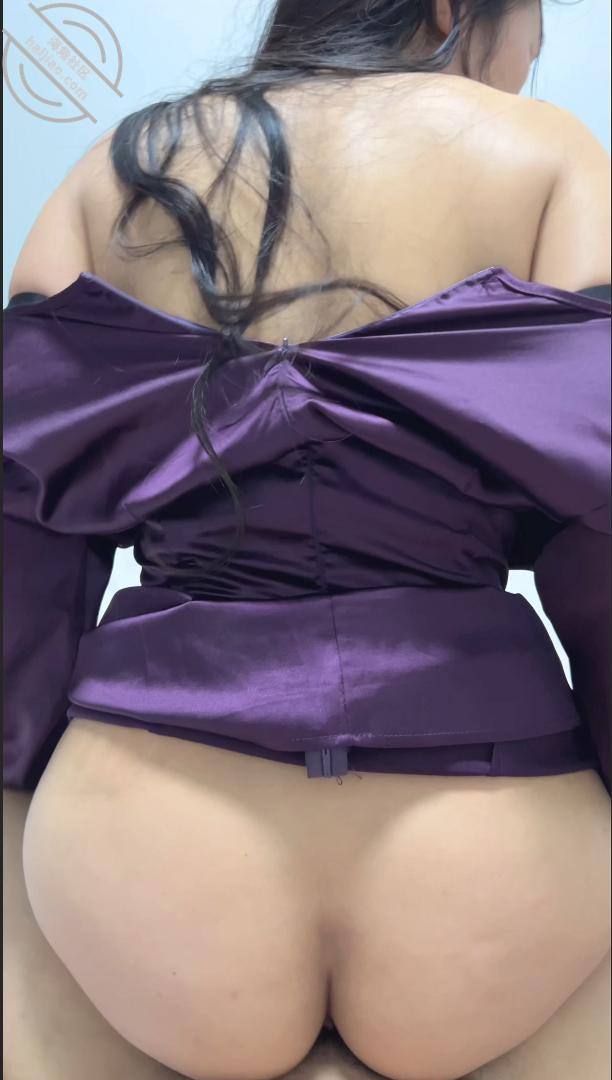 图片[71]-作者：奶子即正义 《原创:姐夫刚出门,姐姐就被我揪着头发按在沙发上爆操,紫色果然有韵味~》-老宋小屋