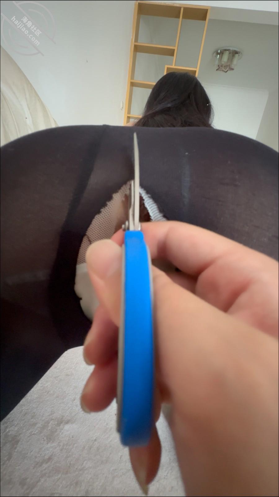 图片[8]-作者：会喷水的亲姐姐 《【超清原创】剪烂姐姐心爱的打底裤，中途做饭强行内射，从厨房到客厅全程记录》-老宋小屋