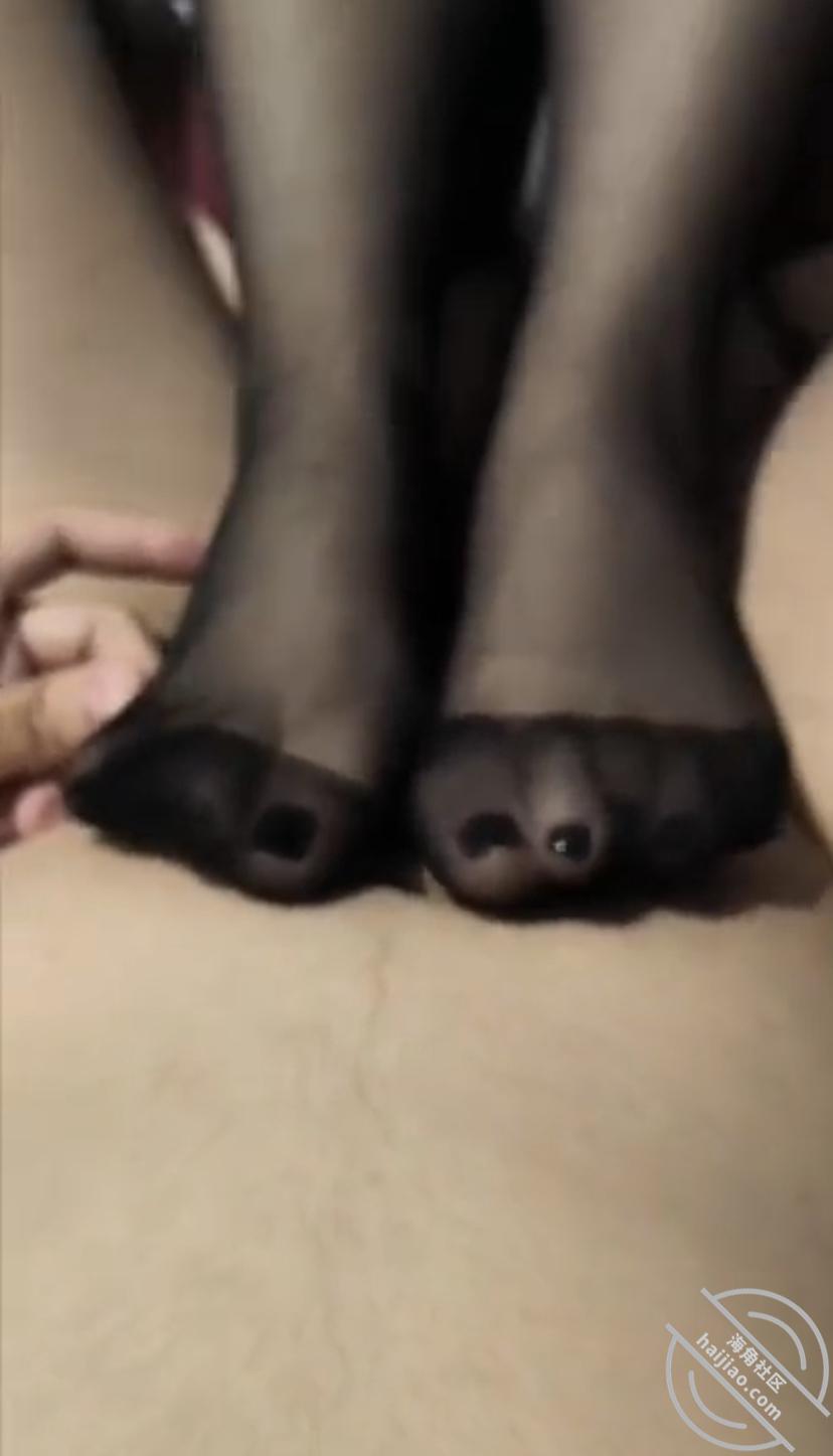 图片[8]-作者：儿子的班主任 《任老师又买新丝袜了，红色性感，被我干出白浆》-老宋小屋