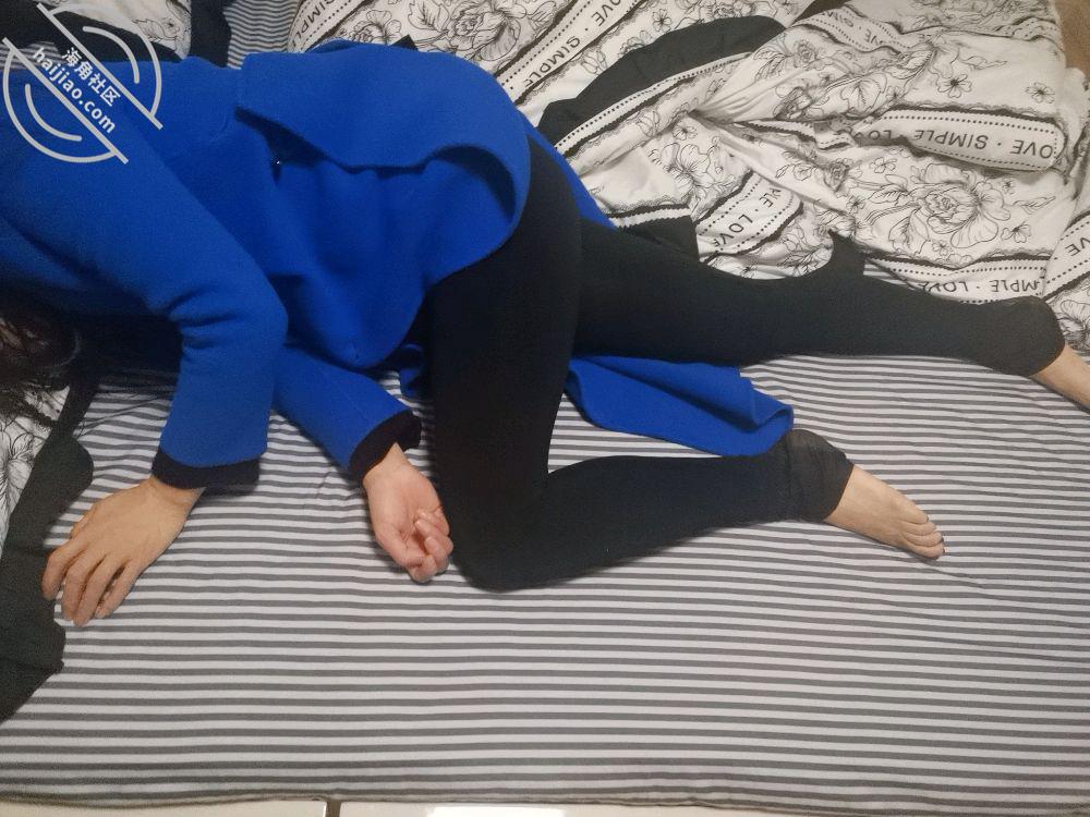 图片[8]-作者：熟控大胖 《【原创】差回来的妈妈被儿子迷奸，火燎妈屄毛，憋不住内射了妈妈屄》-老宋小屋