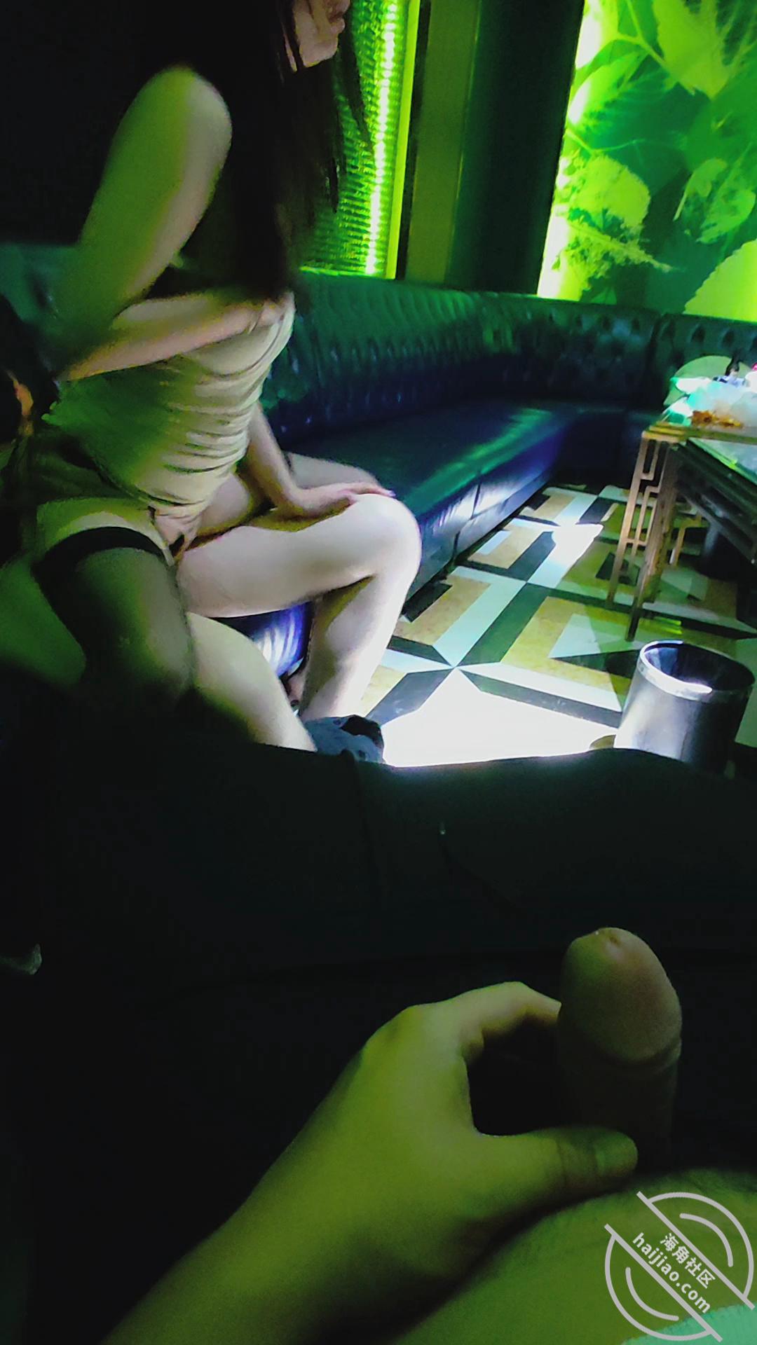 图片[9]-作者：骚妻的浪叫 《《原创》把老婆灌醉送给客户一起操，老婆被操的疯狂淫叫，一镜到底！》-老宋小屋