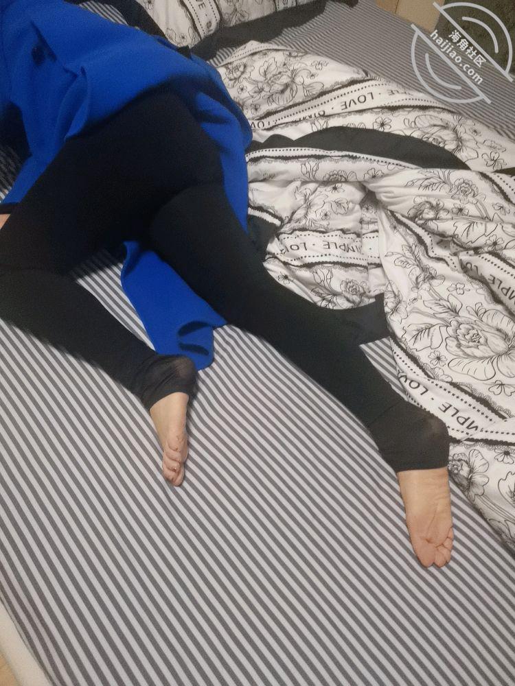 图片[9]-作者：熟控大胖 《【原创】差回来的妈妈被儿子迷奸，火燎妈屄毛，憋不住内射了妈妈屄》-老宋小屋