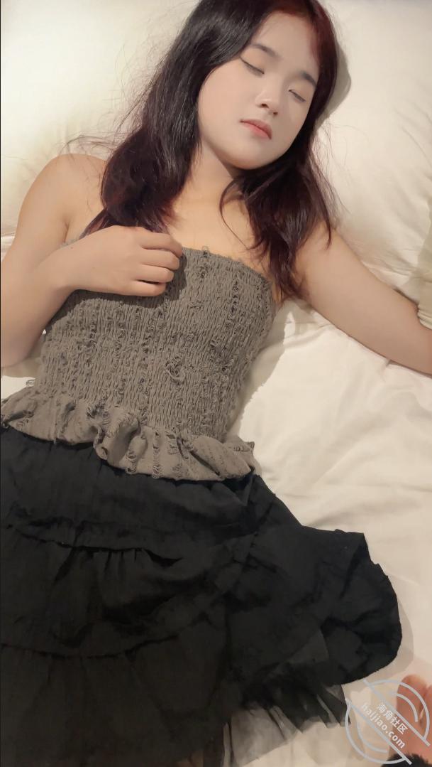 图片[9]-作者：烟色晚空、 《原创:甜美系肤白貌美表妹,小骚货还和我装睡着了,那你睡你的,我玩我的吧~》-老宋小屋