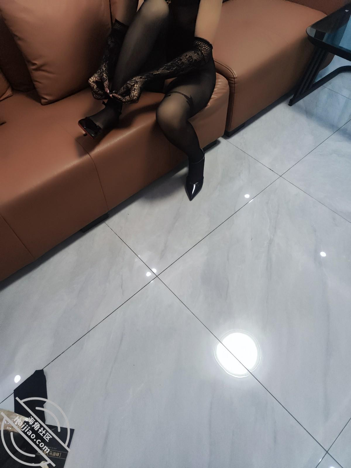图片[9]-作者：脆脆倒在丝袜上 《海角原创（40）给嫂子准备了很多情趣内衣，嫂子选了连体黑丝，果然穿啥啥骚》-老宋小屋