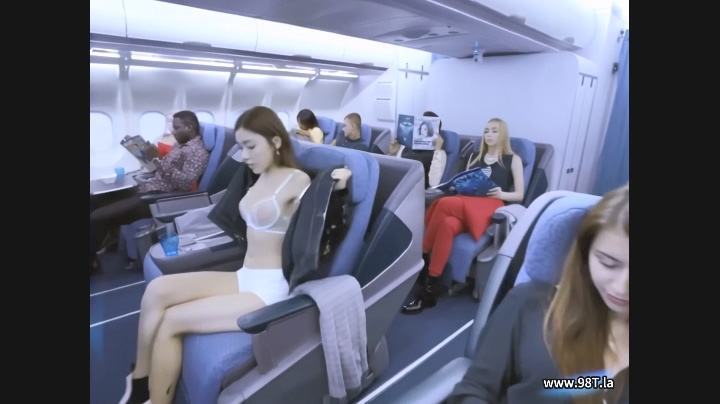 【AI视觉盛宴】古力娜扎巴黎浪漫之旅
(改写说明:增加