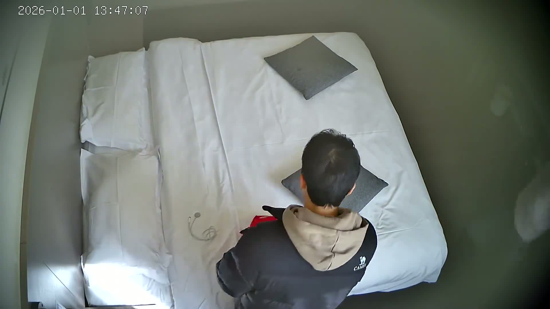 图片[1]-最新流出酒店上帝视角高清偷拍连续几天入住反差婊眼镜美女换上网袜黑丝挑逗男友被操的眼神迷离-老宋小屋