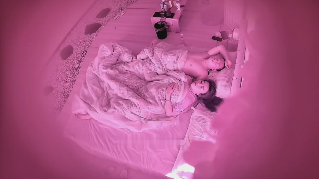 图片[2]-酒店偷拍胖大款和漂亮情妇幽会❤️先睡一觉吃饱和足再好好干一炮[MP4/1395MB]-老宋小屋