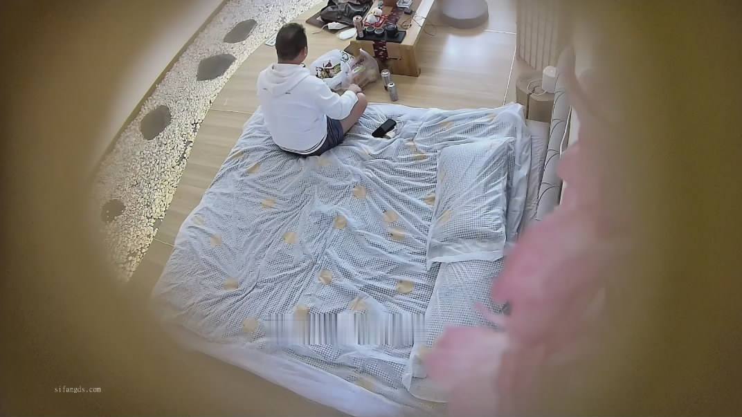 图片[3]-酒店偷拍胖大款和漂亮情妇幽会❤️先睡一觉吃饱和足再好好干一炮[MP4/1395MB]-老宋小屋