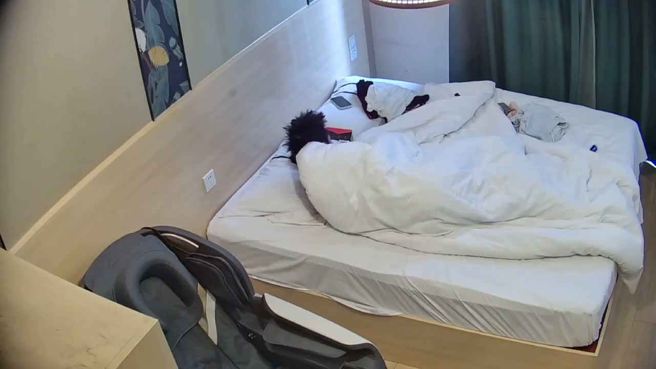 图片[6]-流出酒店偷拍大学生情侣性感黑丝学妹被男友操完后分开双腿让他舔逼-老宋小屋