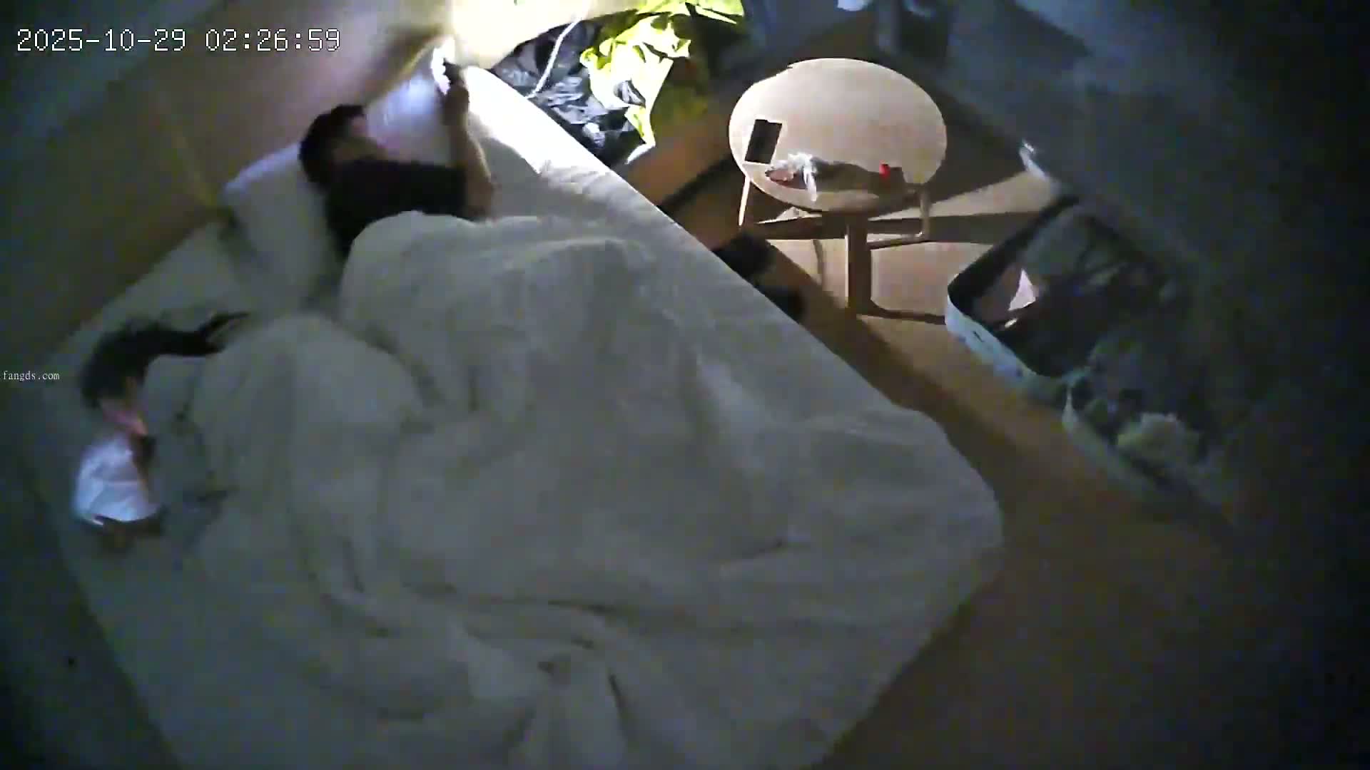 图片[5]-流出酒店偷拍带着结婚证住宿的新婚夫妻古灵精怪的可爱新婚媳妇迫不及待的想挨操-老宋小屋